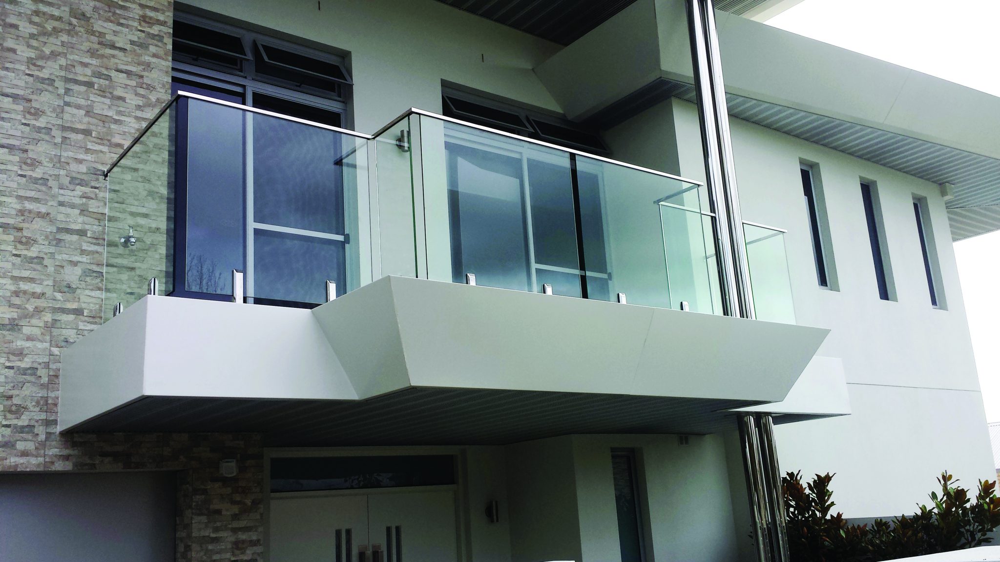 DD Glass Balustrades | Spigot System