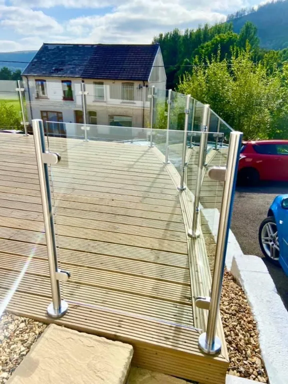 DD Glass Balustrades