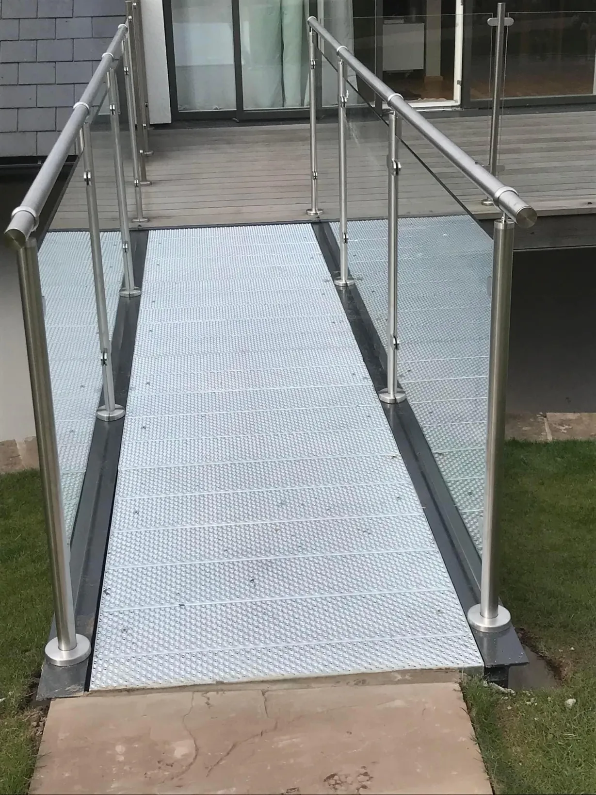 DD Glass Balustrades