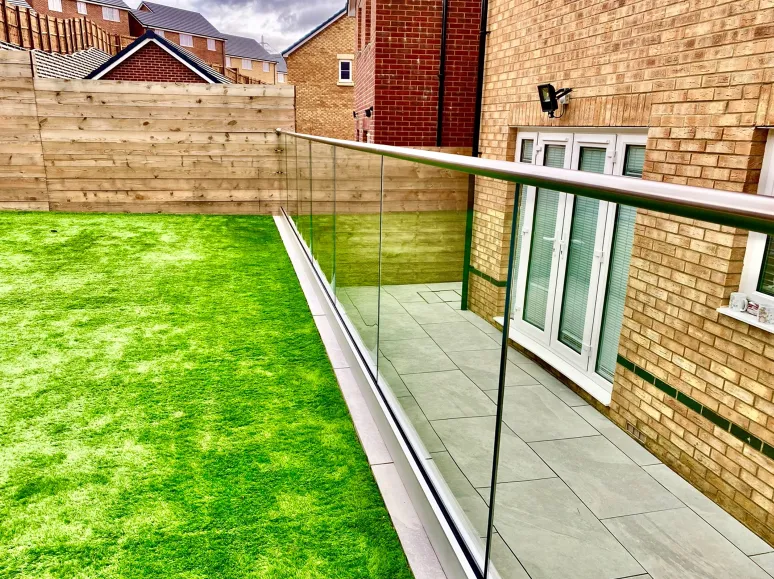 Frameless Balustrade Installation | DD Glass Balustrades